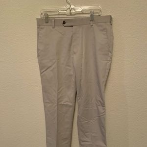 Roundtree & Yorke Chinos